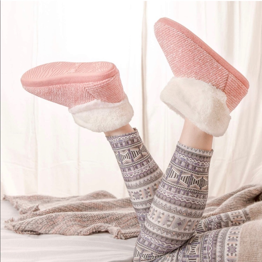 Women’s Chenille Memory Foam Slippers with Fuzzy Fur Collar & Soft Rubber Sole